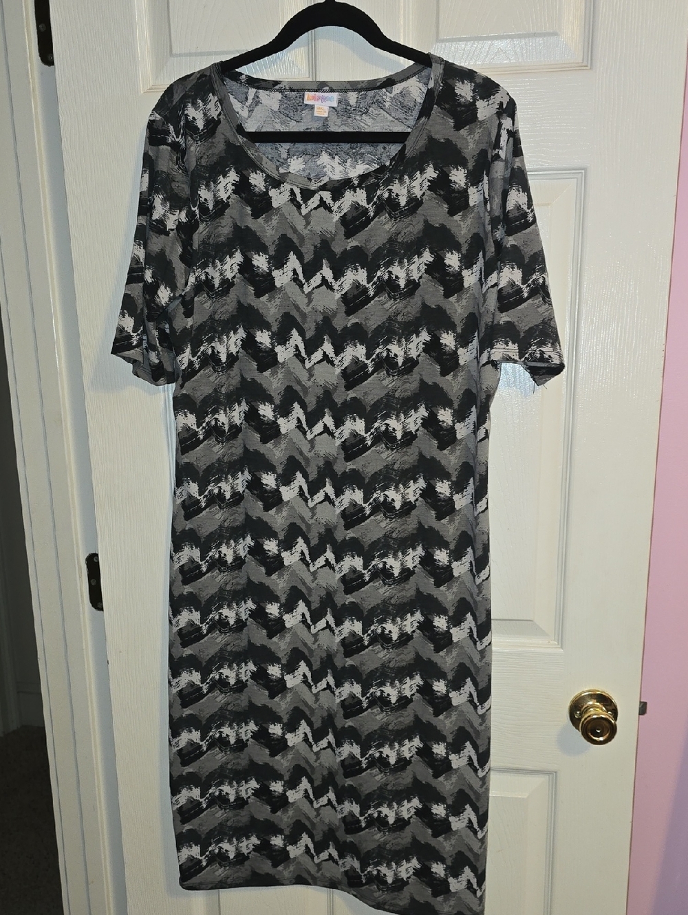 LuLaRoe Julia Gray and Black Chevron Midi Dress‎
